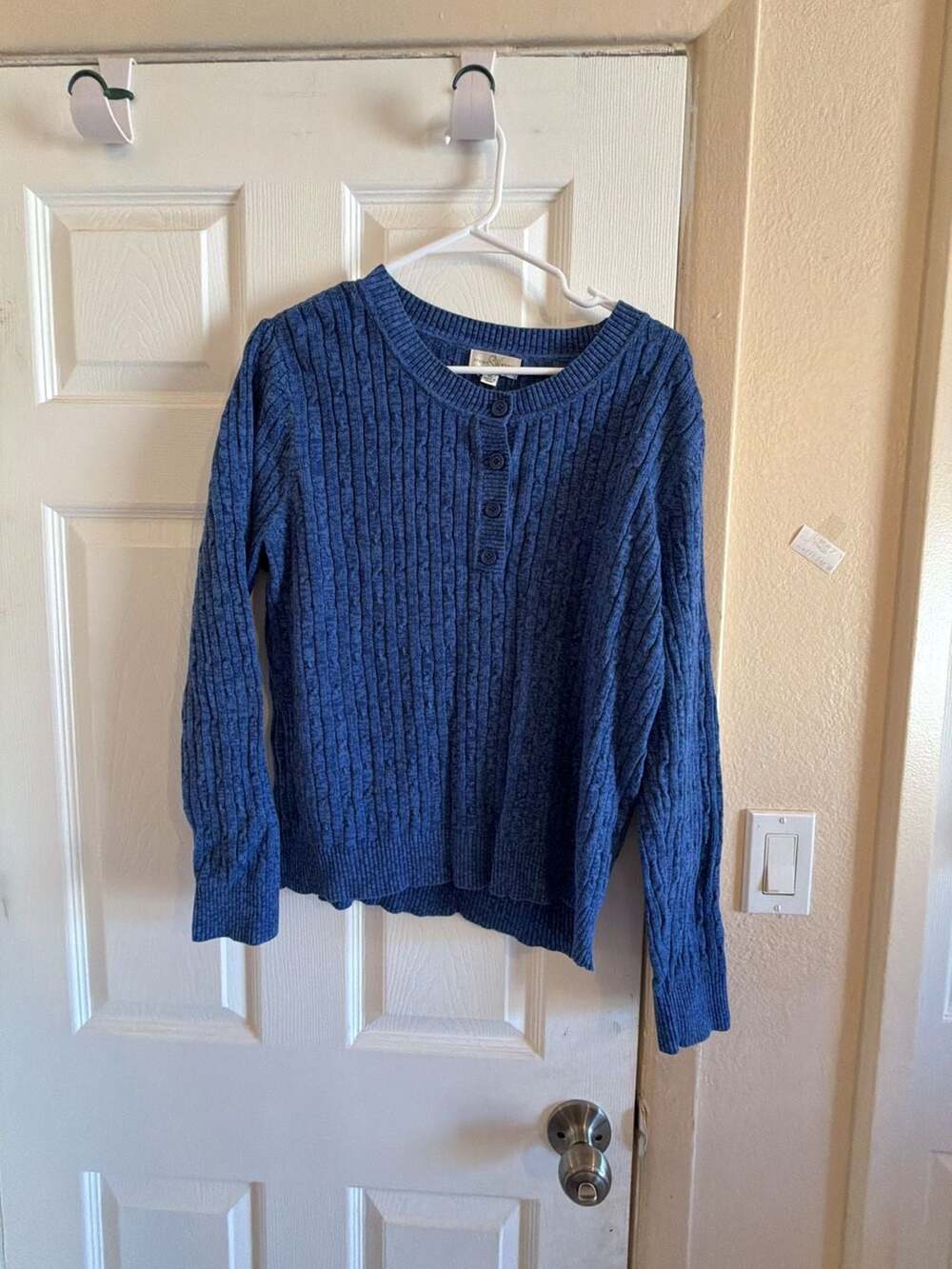 Studio Works Henley Sweater Blue Cable Knit Button Placket 100% Cotton
HOM1020A